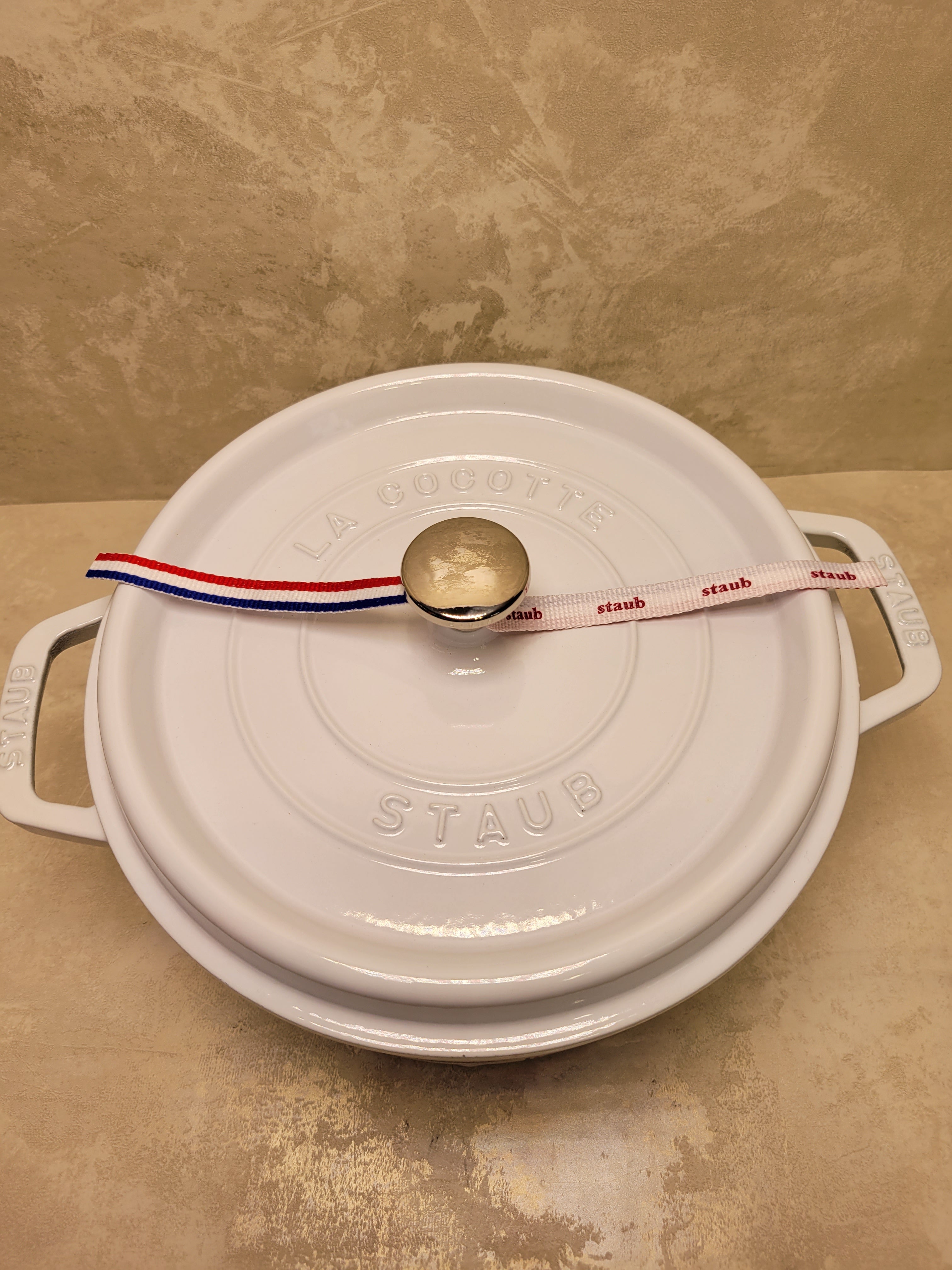 Staub Cast Iron 4-qt Round Cocotte - White Truffle (7624473870574)
